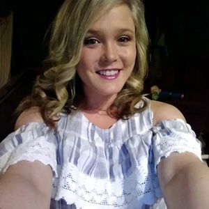 Meet your Posher, Cierra